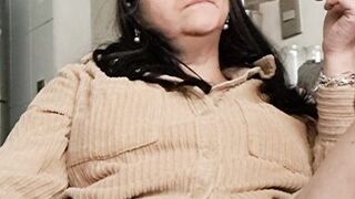 Fucking eating and caressing my vagina, how delicious