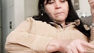 Fucking eating and caressing my vagina, how delicious