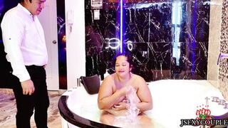 I fucked the hotel waiter in the jacuzzi - 3 image