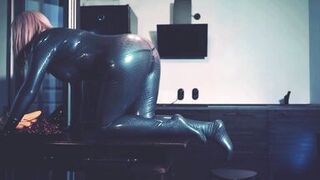 Latex MILF loves to seduce. Arya Grander