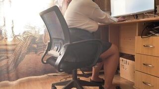 Horny stepbrother fucked me, took off the condom and came inside