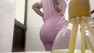 HOT Nurse Girl Bathroom Cam