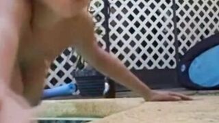 Sexy Fun In The Amateur Pool!