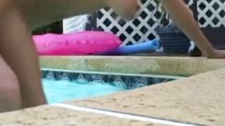 Sexy Fun In The Amateur Pool!