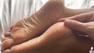 MILF Wants Her Body Explored & Caressed