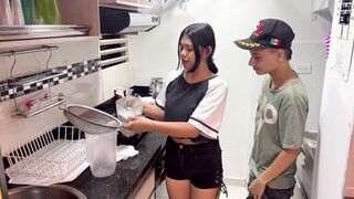 Little 18 year old stepsister wakes up her stepbrother to give him a nice blowjob and for him to cum on her face.