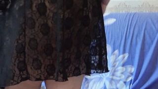 A curvy milf with a big ass fucks and cums at home on the couch. Amateur. PAWG.