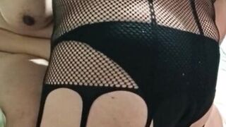 Inexperienced girl in bed sucks my stepmom's pussy and I suck hers