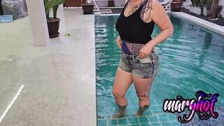 Cuckold Husband Offers His Wife's Ass in Thailand