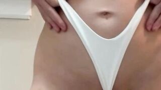 Hot Ass Stepmom MILF Veronica Beach Records Homemade Amateur Close-up Video of wet Pussy for Stepson to Cum Freak OFF