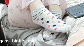 Bigass_bigtits_milf's steamy solo foot fetish video: foot fetish, homemade, amateur, BBW, milf, - 1 image