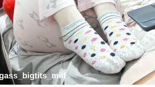 Bigass_bigtits_milf's steamy solo foot fetish video: foot fetish, homemade, amateur, BBW, milf,