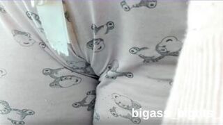 Watch this curvy European MILF tease her camel toe in homemade camgirl video