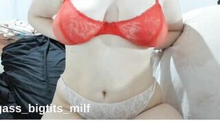 Watch Bigass_bigtits_milf's solo play with her juicy pussy lips - 1 image