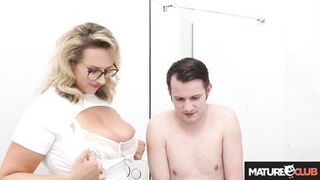 Kathy Deep & Sam Bourne have a steamy doggystyle ride with passion! - 3 image