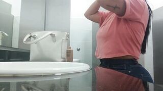 careless clinic patients pissing