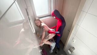 AO carnival slut! Creampie quickie with a thrill