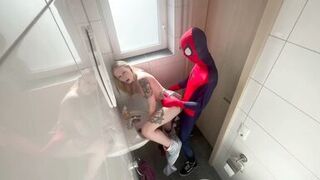 AO carnival slut! Creampie quickie with a thrill