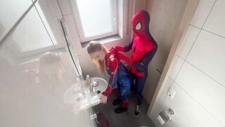 AO carnival slut! Creampie quickie with a thrill