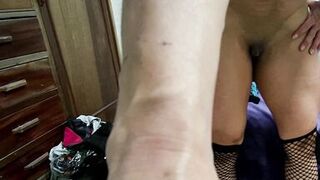 showing off her toned muscles spectacularly beautiful woman - 13 image