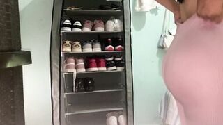 I SEE MY STEPMOTH'S ASS AND VAGINA IN THE MIRROR