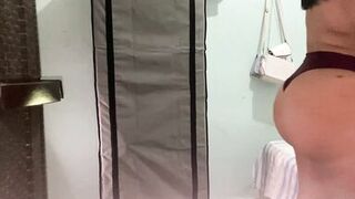 HOT ASS BBW WIFE SENDS ME THIS VIDEO