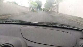 Motorista de Uber gozou na boca da passageira que pagou a corrida com boquete - Completo no RED e no Sheer