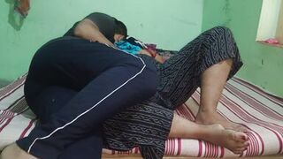 Bhabhi Ki bhana ko Chudna Dikhaya