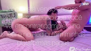 Delivery man gets along well and eats a hot brunette at the time of delivery, everything was recorded for the corninho to see!