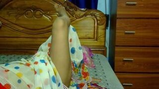 Indian girl showing her boobs