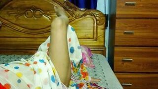 Indian girl showing her boobs