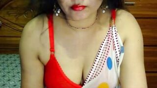 Indian girl showing her boobs