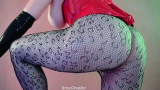 Pin up Curvy MILF Arya Grander and Rubber Catsuit Fetish - 1 image