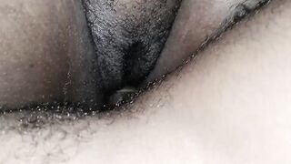 Eater takes off the condom and keeps putting it in the pussy of the married bbw with big ass