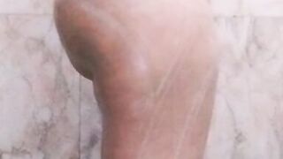 Desi maa ko nangi dekha nahate hue hot mom - 10 image