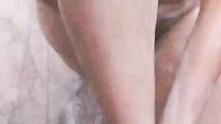 Desi maa ko nangi dekha nahate hue hot mom - 8 image