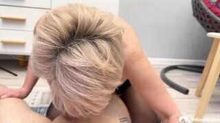 Mature shows why she sucks the best