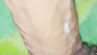 Delia eccitatissima con il mio cazzino e cazzone,in primissimo piano - 6 image