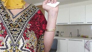 Beurette arabe a la chatte chaude poilue se fait defoncer par son boss britanique - 11 image