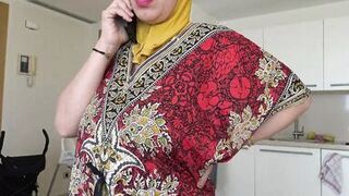 Beurette arabe a la chatte chaude poilue se fait defoncer par son boss britanique - 3 image