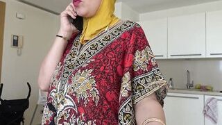 Beurette arabe a la chatte chaude poilue se fait defoncer par son boss britanique - 4 image