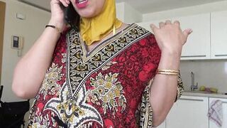 Beurette arabe a la chatte chaude poilue se fait defoncer par son boss britanique - 5 image