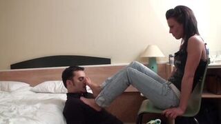 toe engulfing sole licking