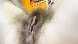 TRIMMING MY SUPER LENGTHY VAGINA HAIR CLOSEUP