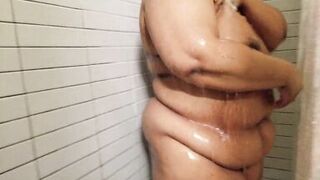 hot ebon big beautiful woman takes a shower - 6 image