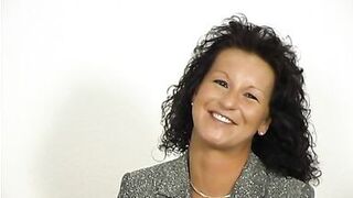 finde das sie extrem geil ist, und wie sie sich den sextoy in den Arsch steckt einfach herrlich