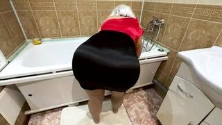 Anal mother I'd like to fuck beneath the petticoat is always accessible when the penis needs to relax in a large butt