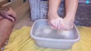 That Guy washed and oiled My hawt feet !!