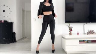 Fit Mother I'd Like To Fuck rub cock and can't live without doggy style position after job /CandyLuxxx