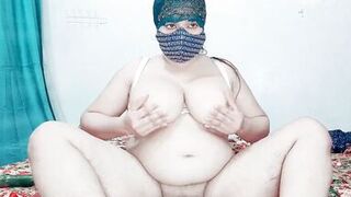 Hot Indian Breasty Mother I'd Like To Fuck with Flawless Natural Milk Shakes